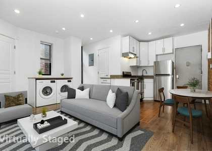 Broadway,  - Photo 1