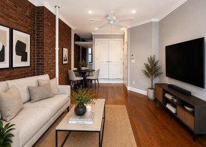 Tenth Avenue - Photo 1