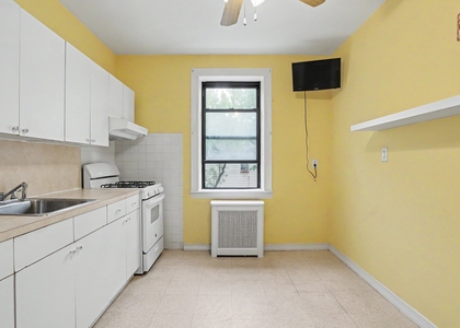 491 Grandview Avenue - Photo 1