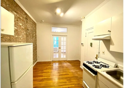 243 E 39th Street - Photo 1