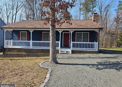 718 Lakeview Parkway - Photo 1