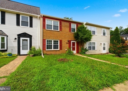 8635 Reinecke Court - Photo 1