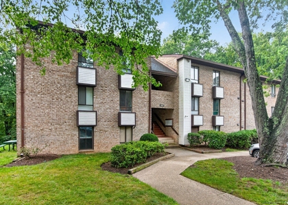 11617 Stoneview Square - Photo 1