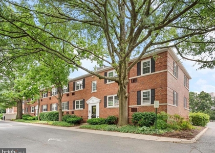 4402 N Pershing Drive - Photo 1