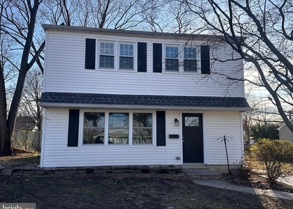 225 Velde Avenue - Photo 1