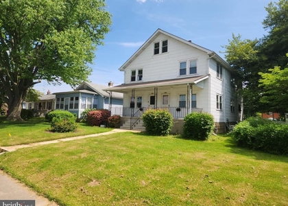 714 Revolution Street - Photo 1