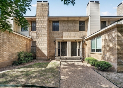 8400 Jamestown Dr - Photo 1