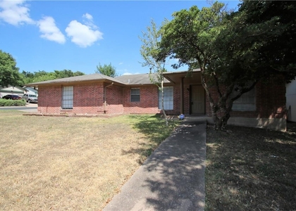 7017 Crosswood Dr - Photo 1