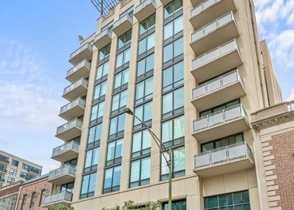 744 N Clark Street - Photo 1
