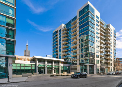 125 S Green Street - Photo 1