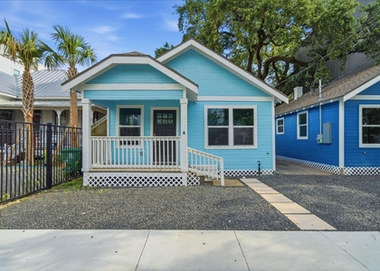 1210 Crockett Street - Photo 1