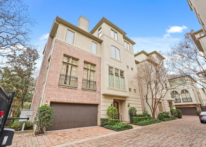 521 Lovett Boulevard - Photo 1