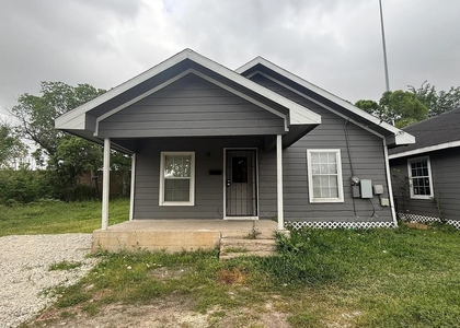 2002 Brackenridge Street - Photo 1