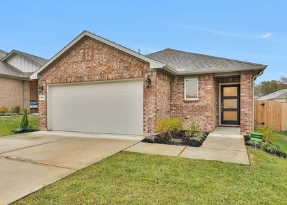 18612 Hillswood Drive - Photo 1