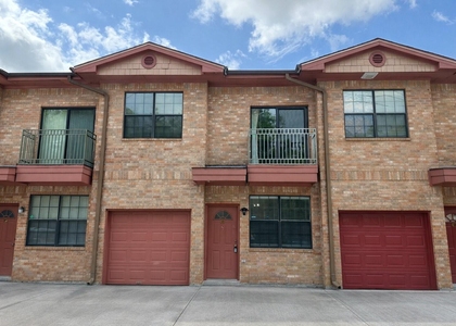 9400 Bellaire Boulevard - Photo 1