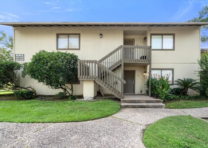 15919 Golf Club Drive - Photo 1