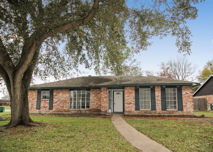 10534 Huntington Wood Drive - Photo 1