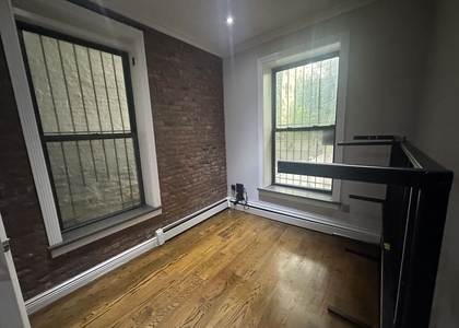 W 103rd St and Manhattan Ave - Photo 1