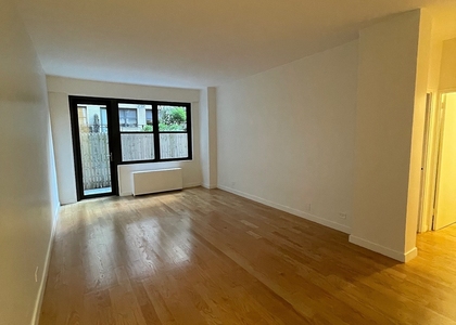 East 49 Street - Photo 1