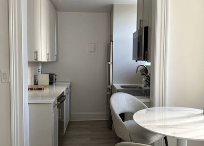 West 34th Street - Photo 1