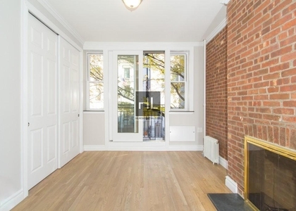 East 7 Street - Photo 1