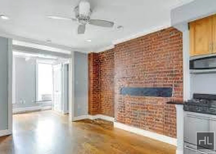 Avenue B - Photo 1