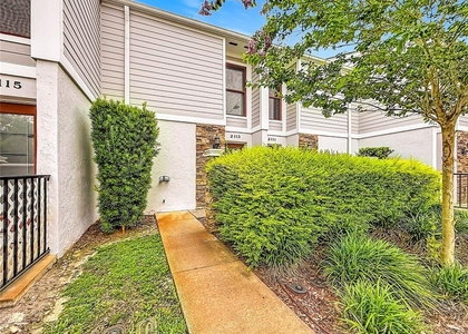 2113 Ne 38th Avenue - Photo 1