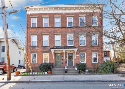 100 Lyon Street - Photo 1