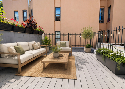  Lexington Avenue - Photo 1