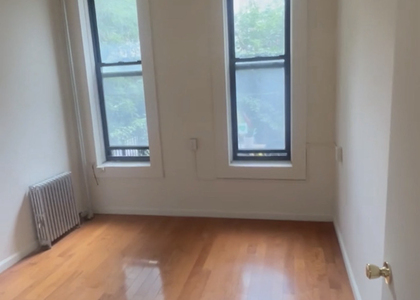 East 9th Street - Photo 1