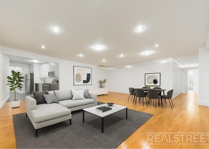 90-02 Queens Blvd - Photo 1