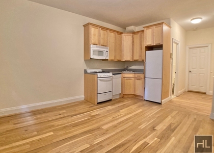 East 89 Street - Photo 1