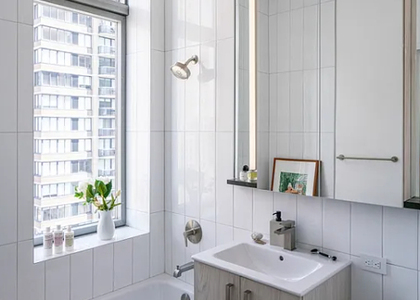 West 47th Street - Photo 1
