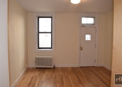 East 89 Street - Photo 1