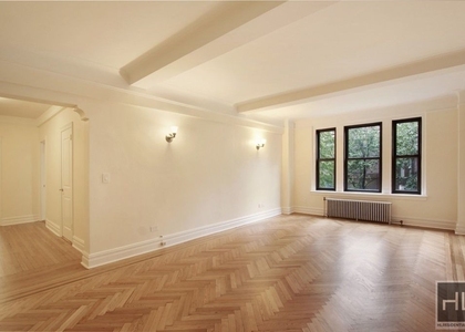 East 68 Street - Photo 1