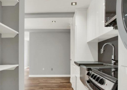 2 Avenue - Photo 1