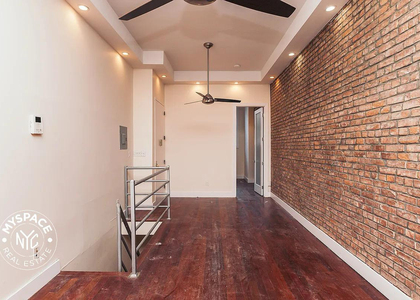 179 Knickerbocker Avenue - Photo 1