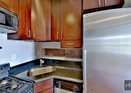 10 Avenue - Photo 1