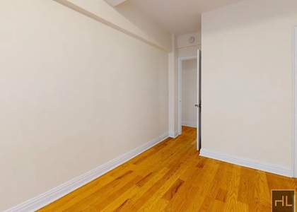 East 56 Street - Photo 1