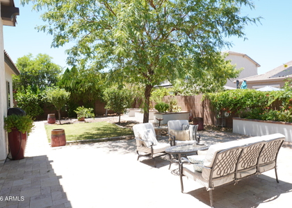 2910 E Wildhorse Drive - Photo 1