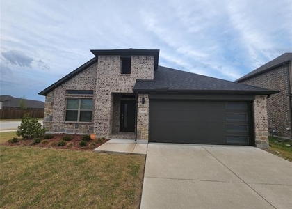 621 Maple Leaf Way - Photo 1