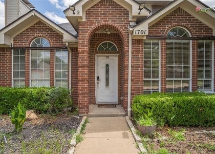 1701 Creekway Drive - Photo 1