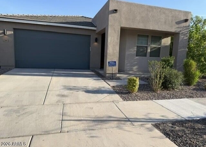 22863 E Watford Drive - Photo 1