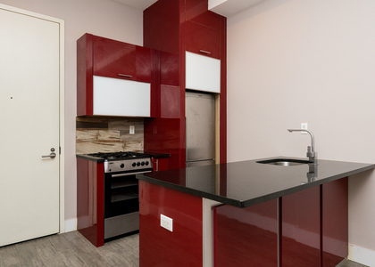 1020 Park Pl - Photo 1