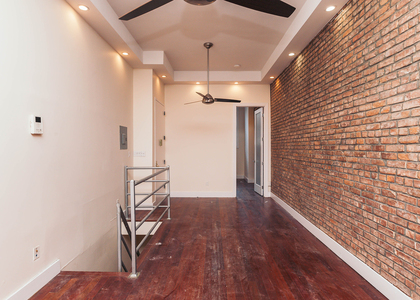 179 Knickerbocker Ave - Photo 1