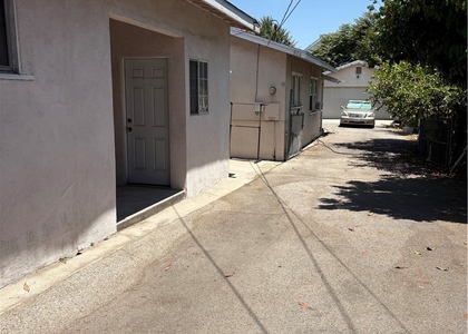 806 S Chapel - Photo 1