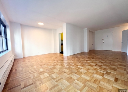 East 55th Street - Photo 1