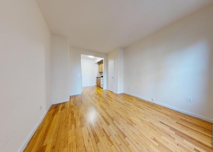 East 10th Street - Photo 1