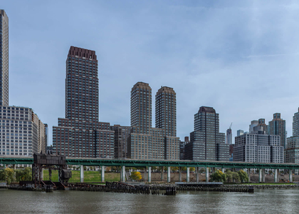180 Riverside Blvd - Photo 1