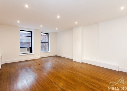 304 E 20th Street - Photo 1